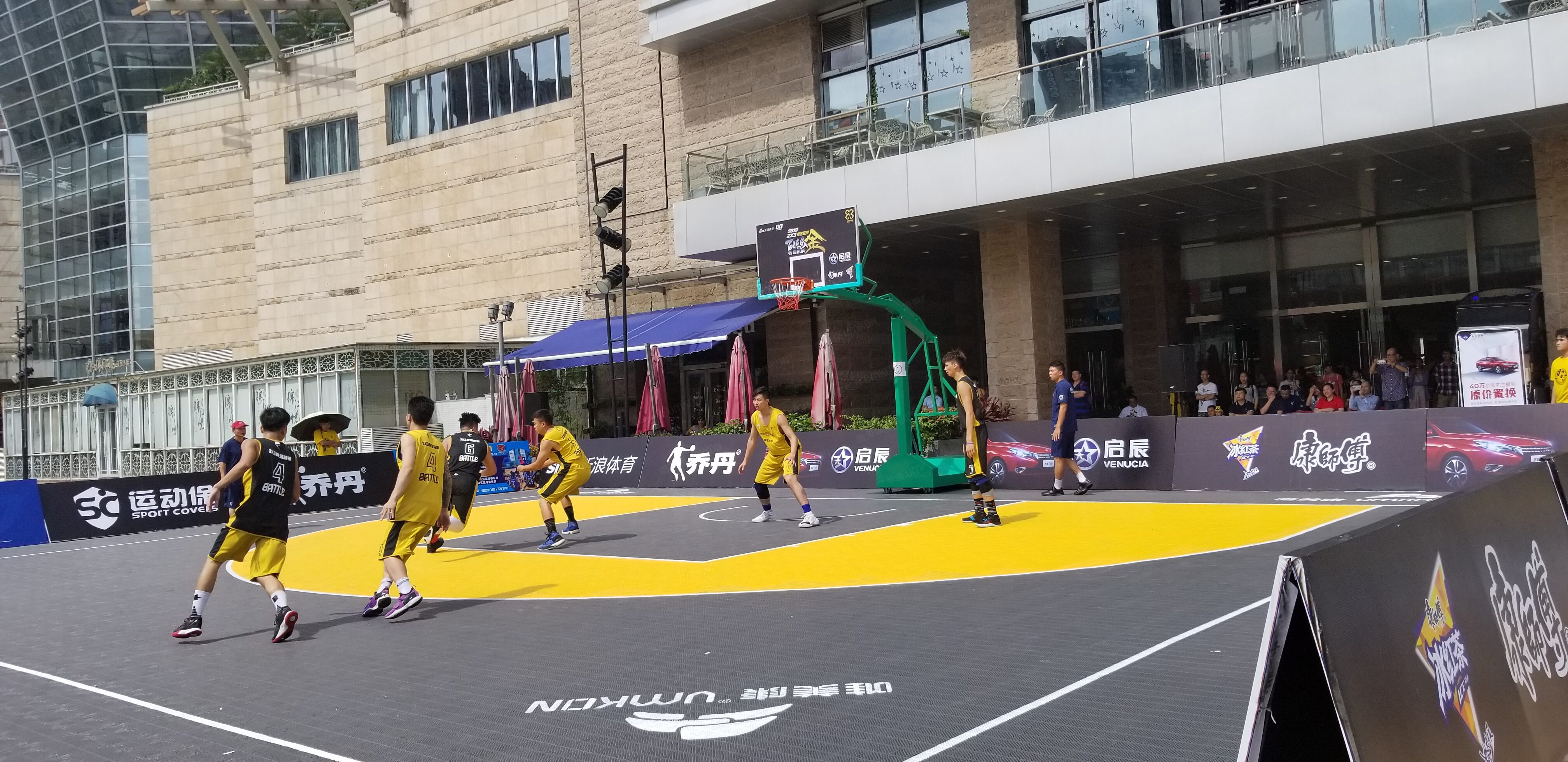 新浪三對(duì)三黃金聯(lián)賽