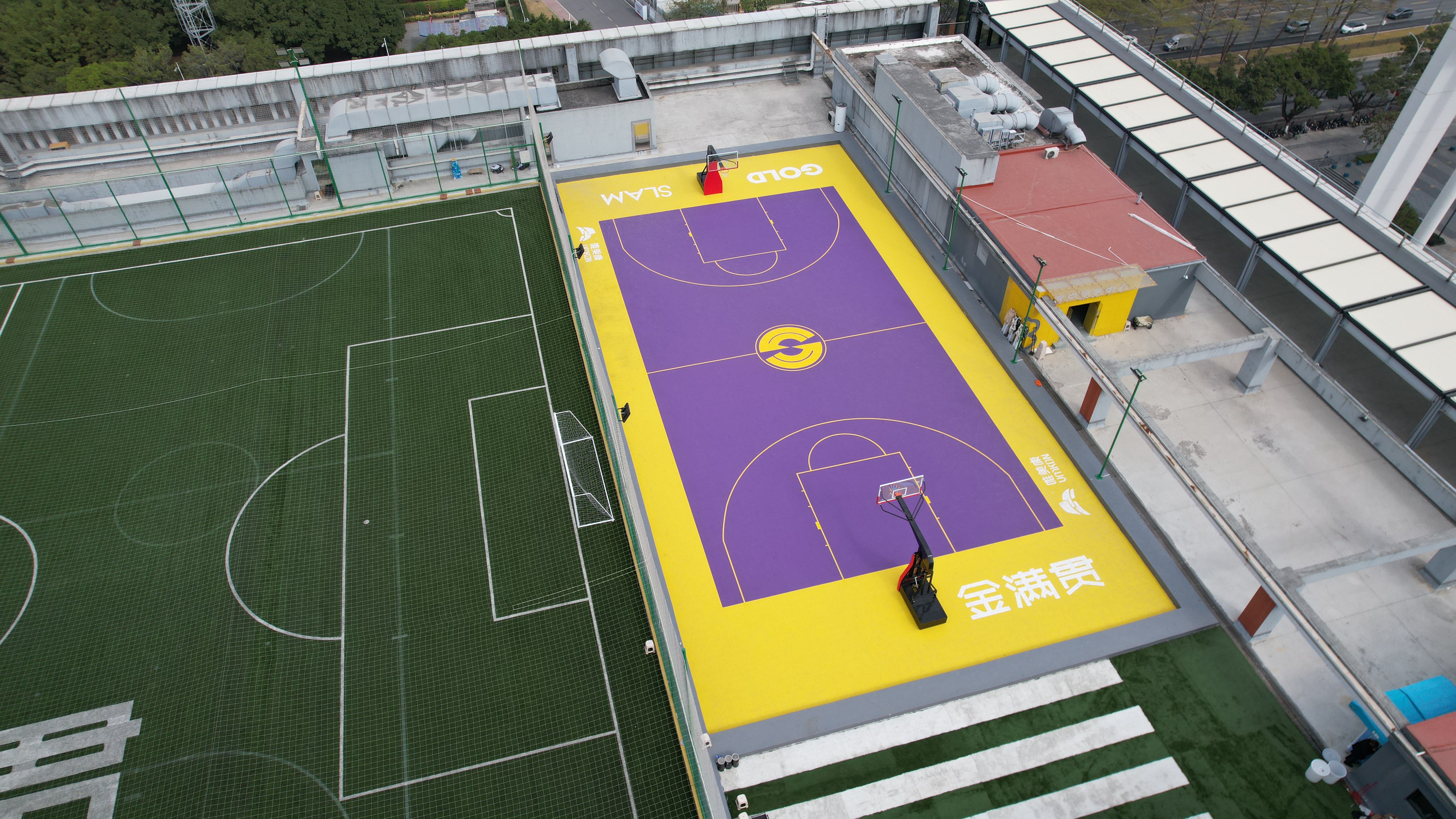 廣州金滿貫網(wǎng)球俱樂部 戶外籃球場(chǎng)